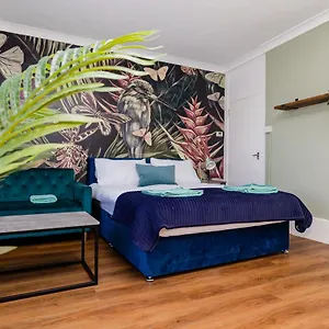 https://stunning-studio-apartment-in-hove-next-to-the-brighton.brighton-hotels-england.com